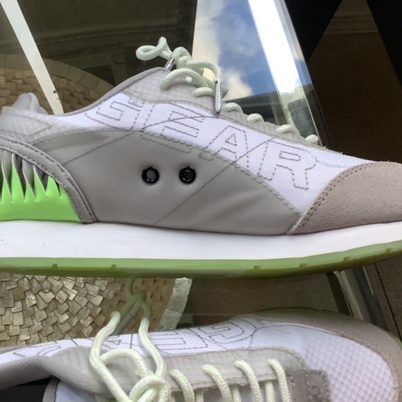 LA Gear sneakers with iconic flame design Neon glow-in-the-dark green - Picture 4 of 10